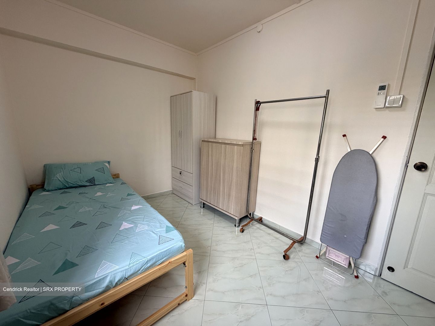 Blk 240 Yishun Ring Road (Yishun), HDB 5 Rooms #580100361
